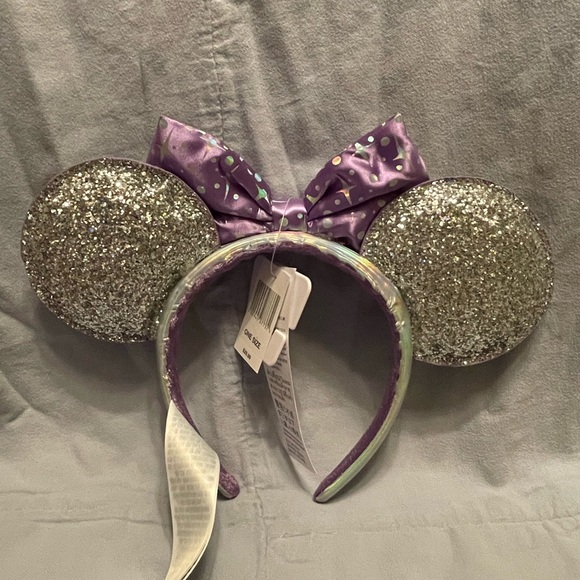 ❌sold on ebay❌Disney World Minnie Mouse Tomorrowland Purple Bow Ears Headband - Picture 4 of 4